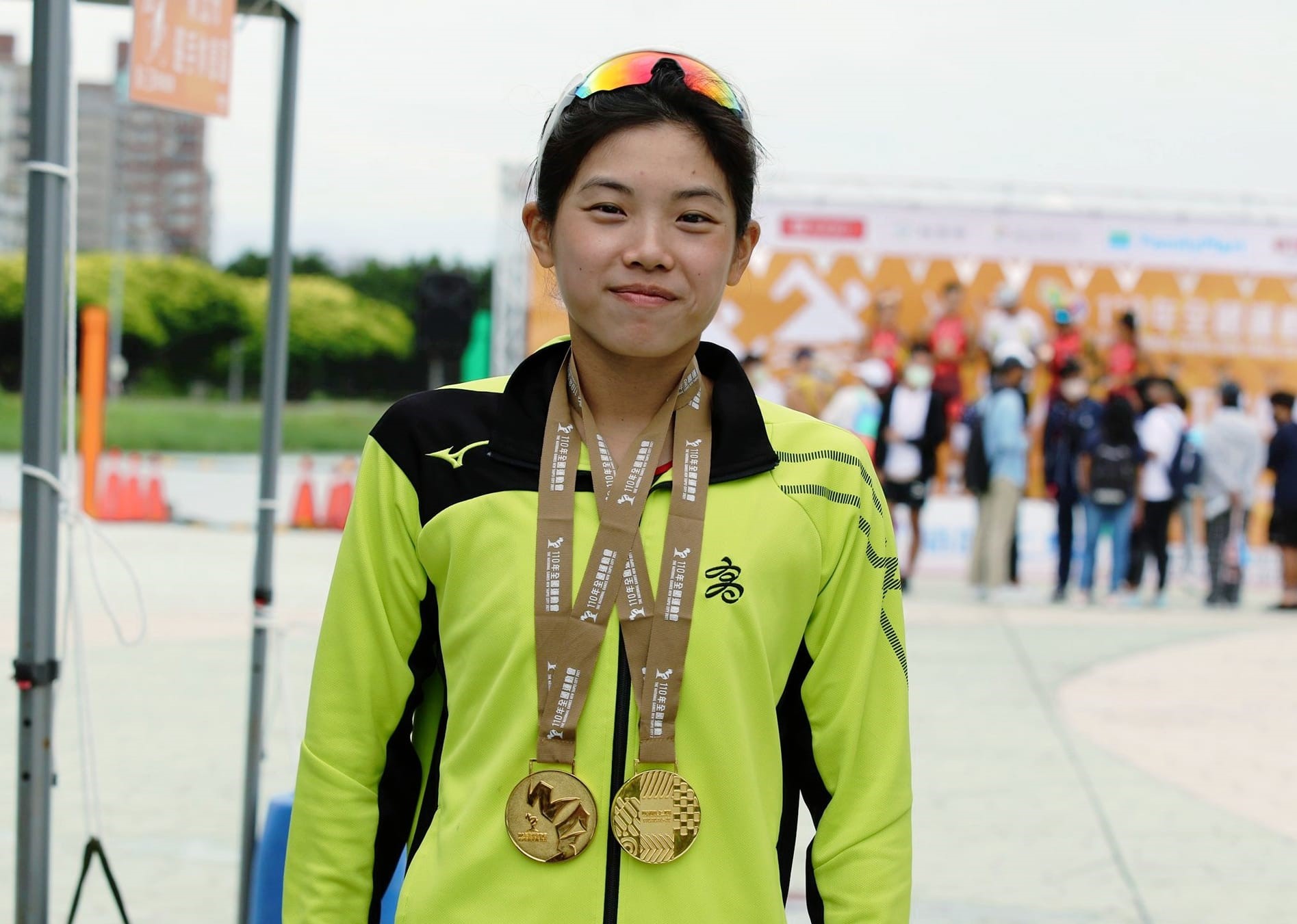 247669366 906408709969424 8589733592484158904 N