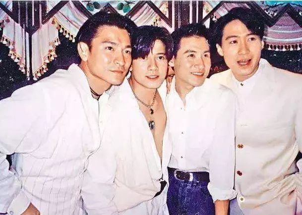 533be917eea44df28083636dc7d6f580