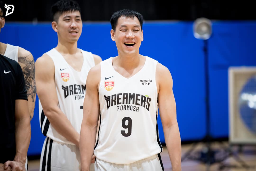 92793788 867896546990167 8624136528974577664 O