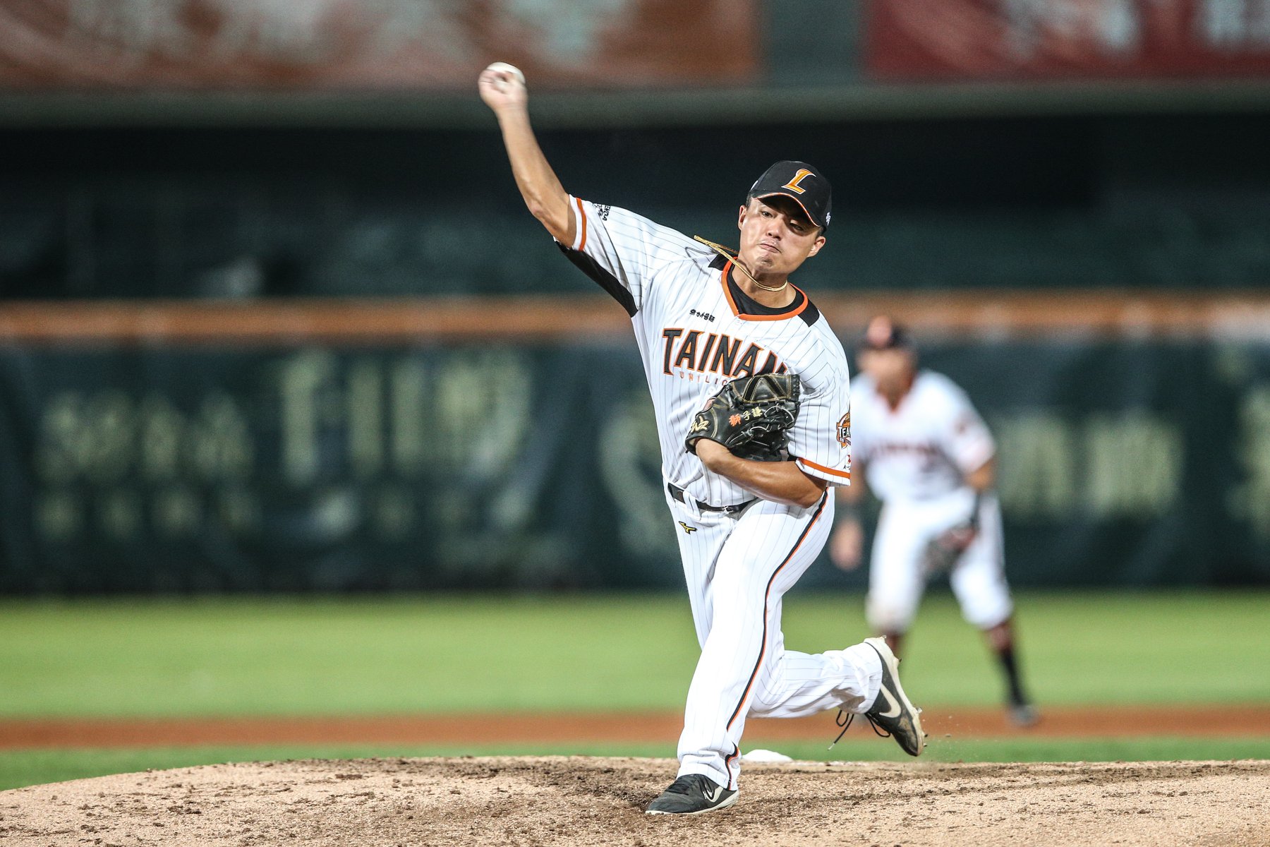 94278559 2879009528802904 6159541143269801984 O