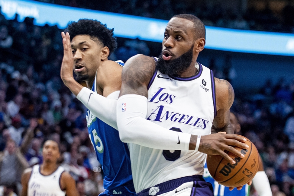 Lebron James, Christian Wood