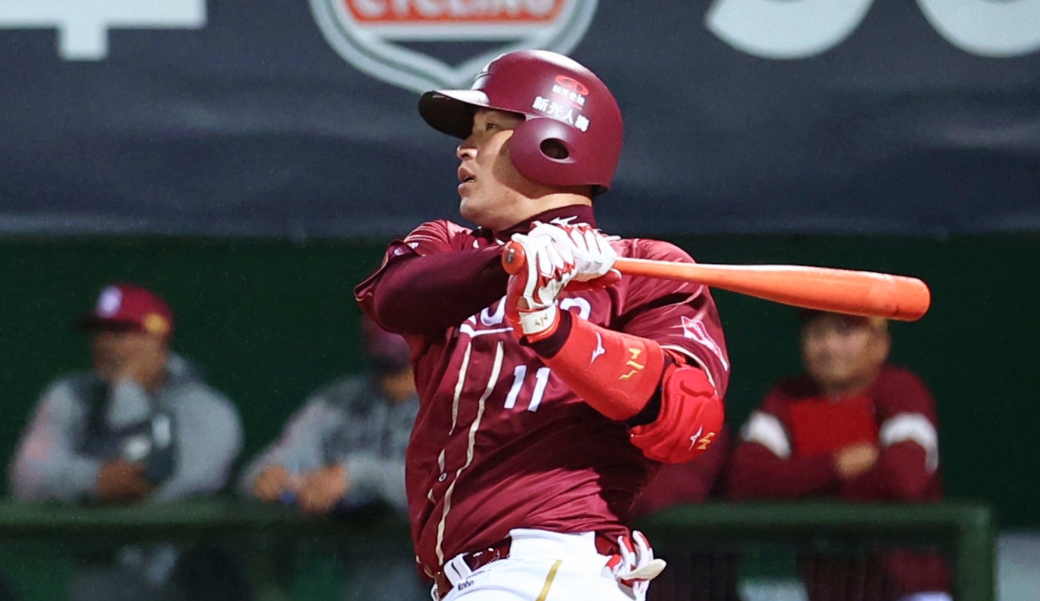 Line Album 林泓育 221108 7 1