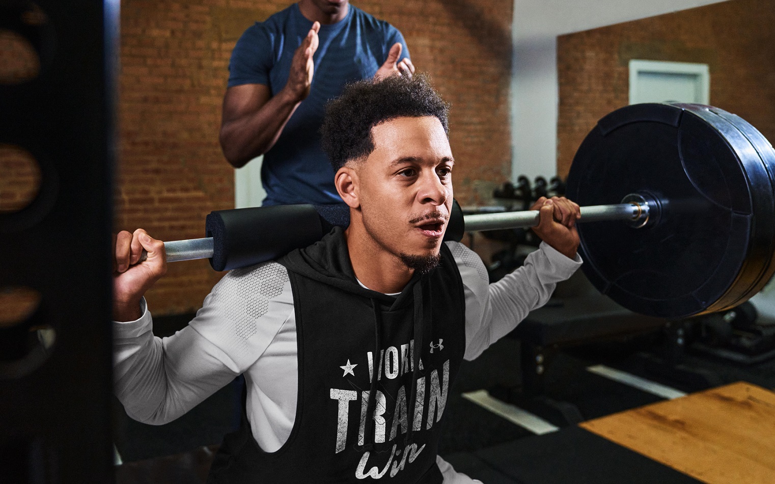 Ua長年觀察訓練愛好者的運動模式及習慣並整合訓練表現研究，推出「armourprint」耐磨科技訓練裝備。