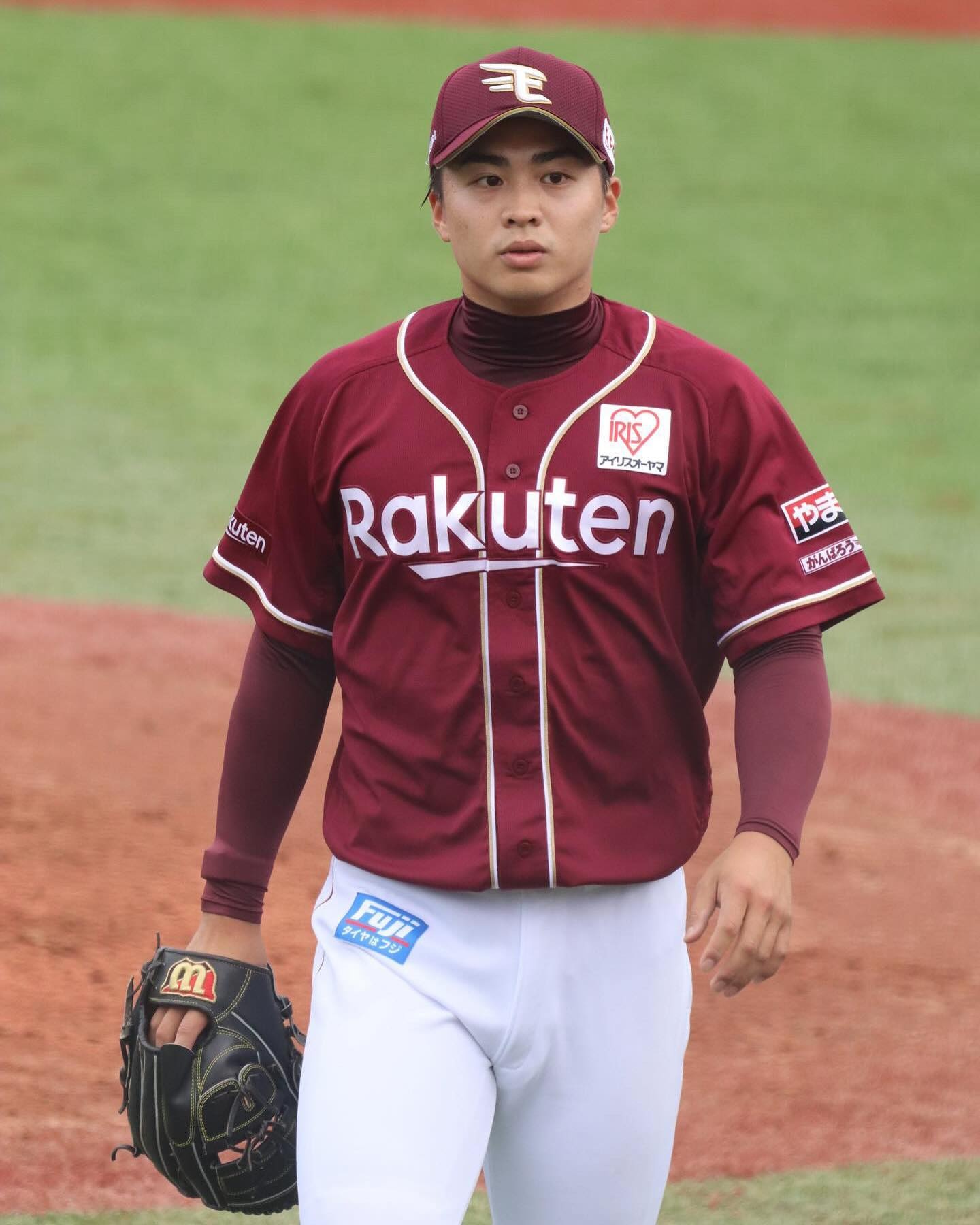 高中畢業後加盟日職東北樂天金鷲二軍