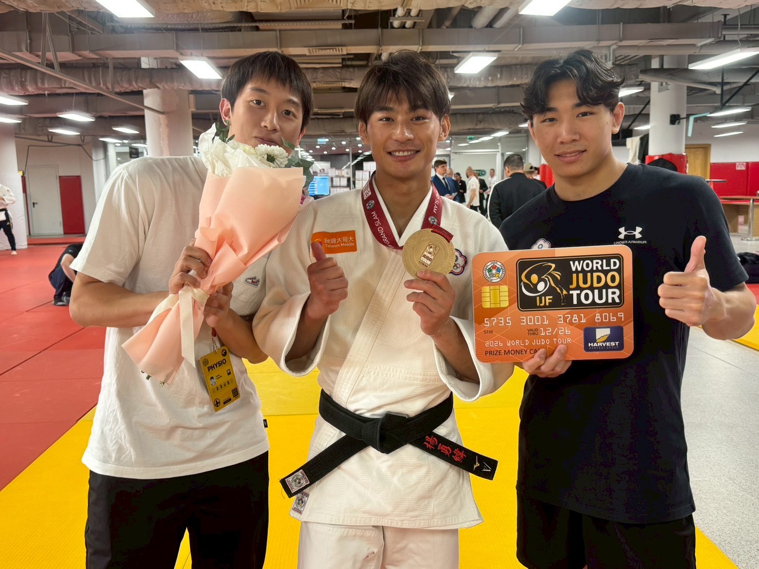 後勤團隊的支持也是楊勇緯能穩定取得佳績的關鍵。照片提供 Isobar安索帕